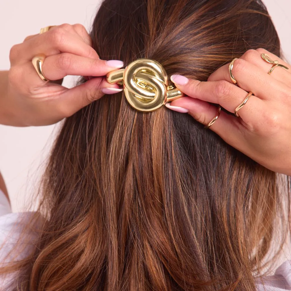 Circle Link Detail Hair Clip In Gold